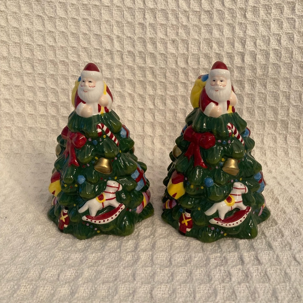2005 Spode Christmas Tree Salt And Pepper Shakers